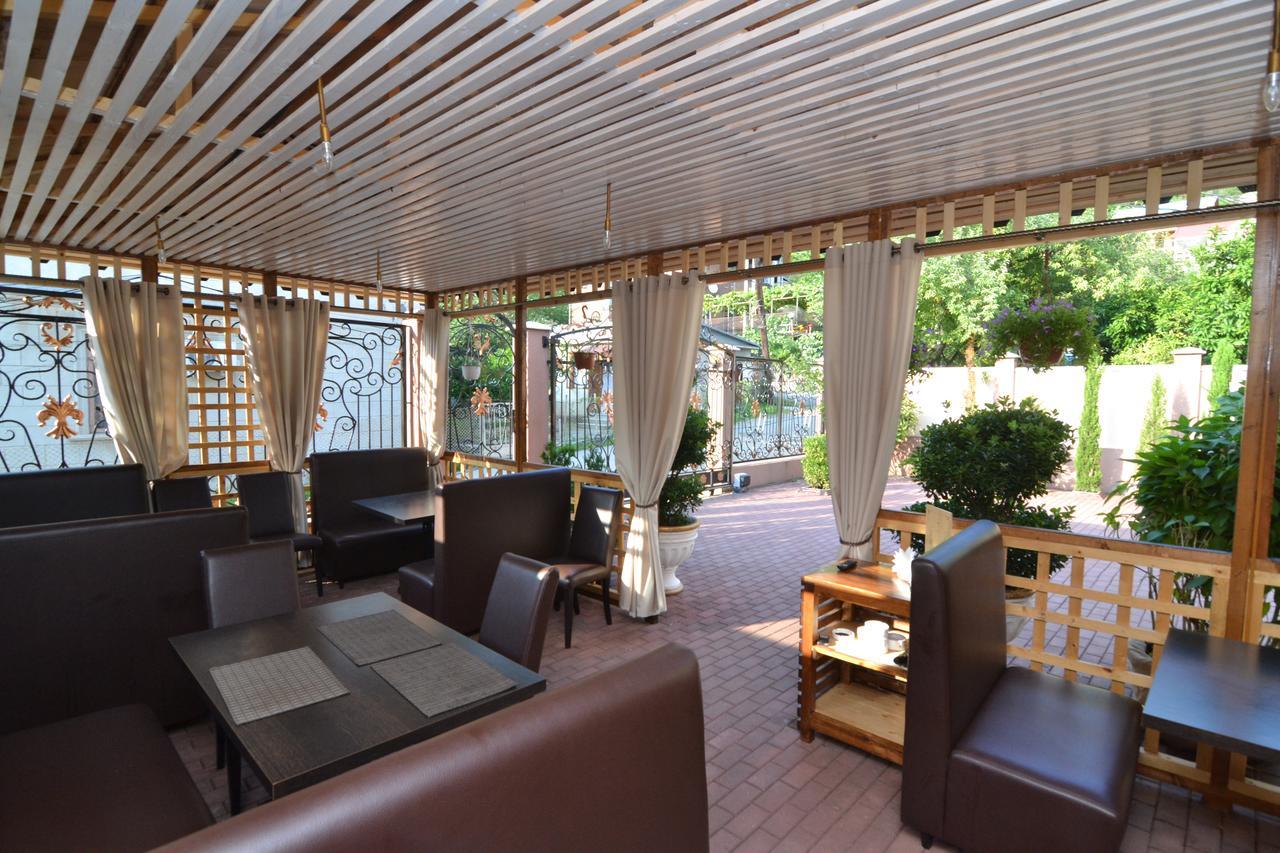Arda Hotel Gagra Exterior photo